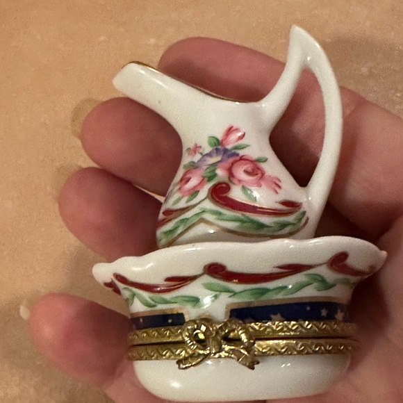 Vintage Pitcher/Bowl Trinket Container - Picture 2 of 5